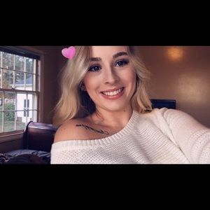 Meet your Posher, Alexis